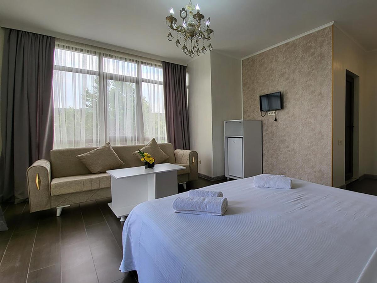 Mite Hotel Czakwi Zewnętrze zdjęcie