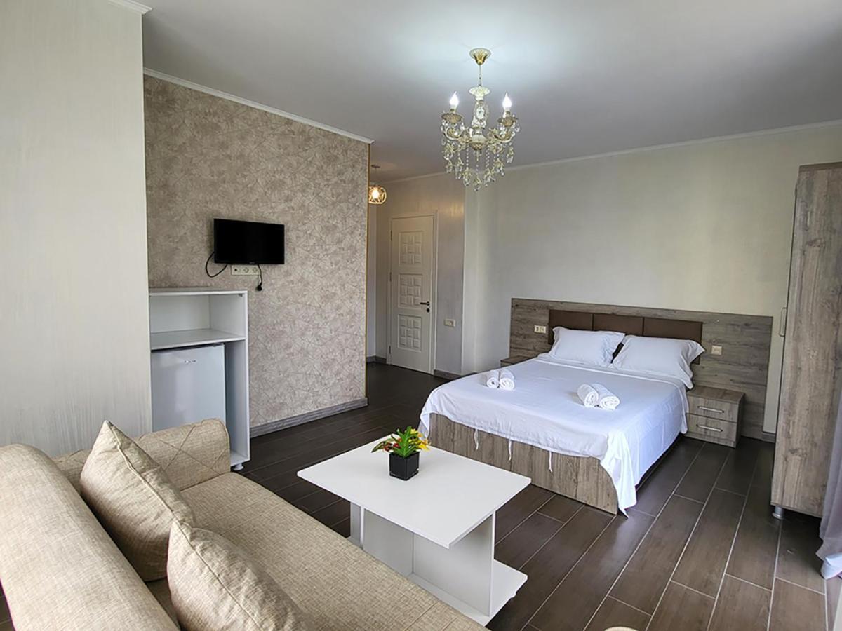 Mite Hotel Czakwi Zewnętrze zdjęcie