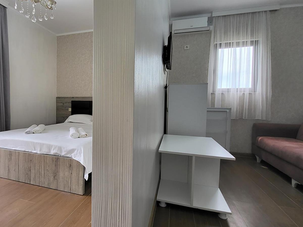 Mite Hotel Czakwi Zewnętrze zdjęcie