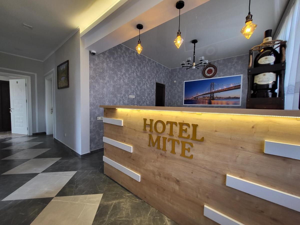Mite Hotel Czakwi Zewnętrze zdjęcie